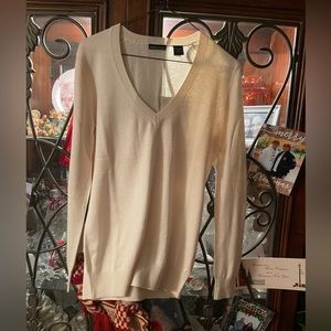 Moda. International sweater